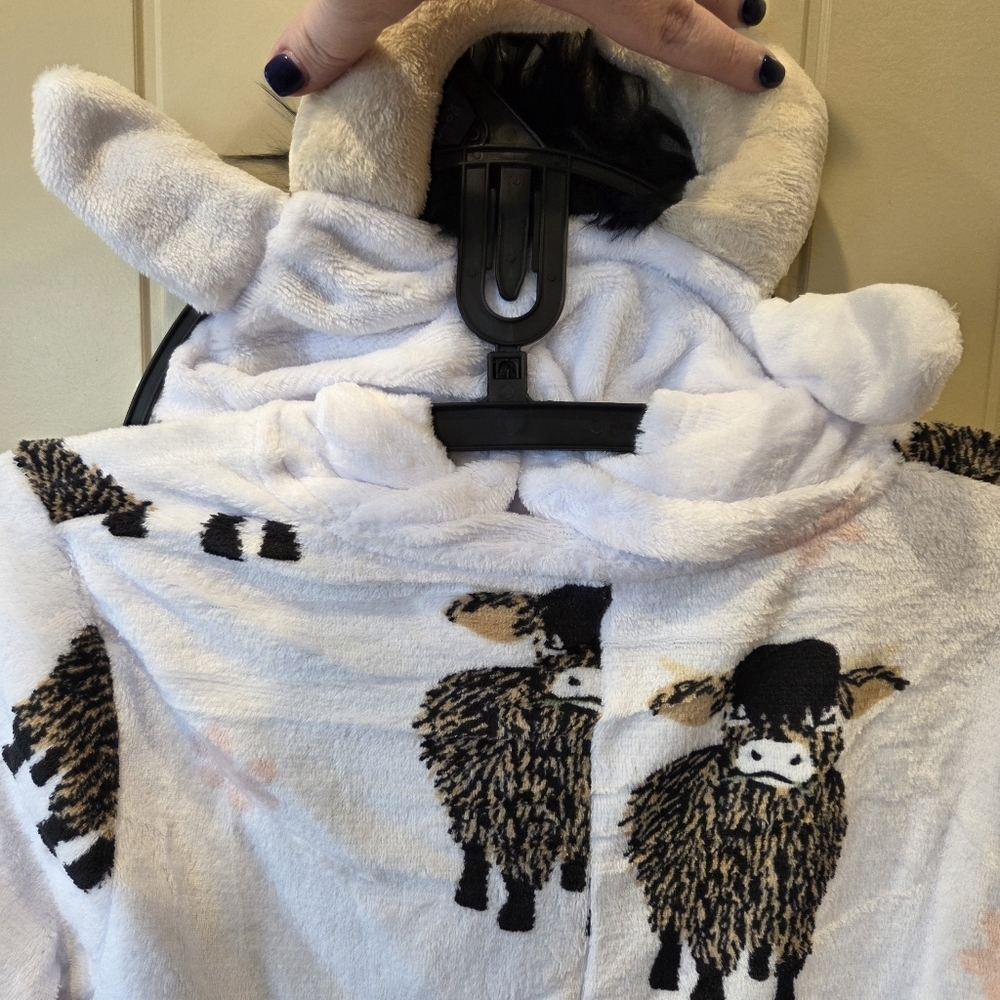 Just a Lil Moo-dy Highland Cow Jumpsuit Pajamas XS Women's New Costume Plush - Picture 13 of 15